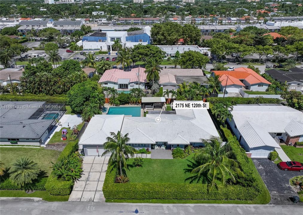 For Sale: $2,650,000 (4 beds, 3 baths, 3640 Square Feet)