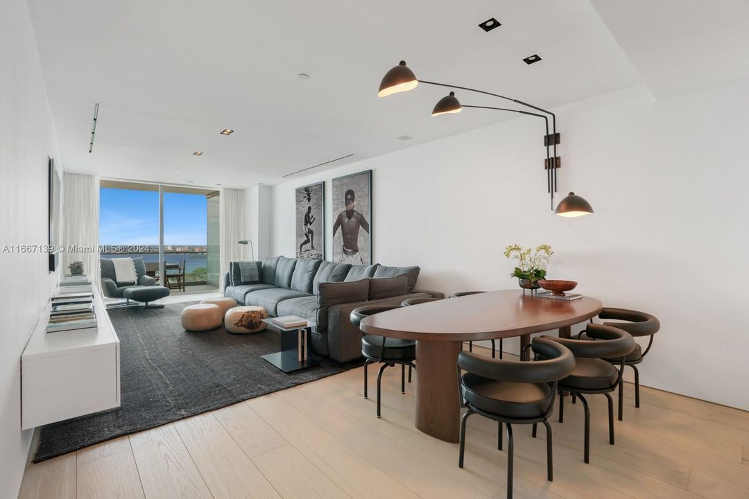 For Sale: $10,500,000 (3 beds, 4 baths, 3607 Square Feet)