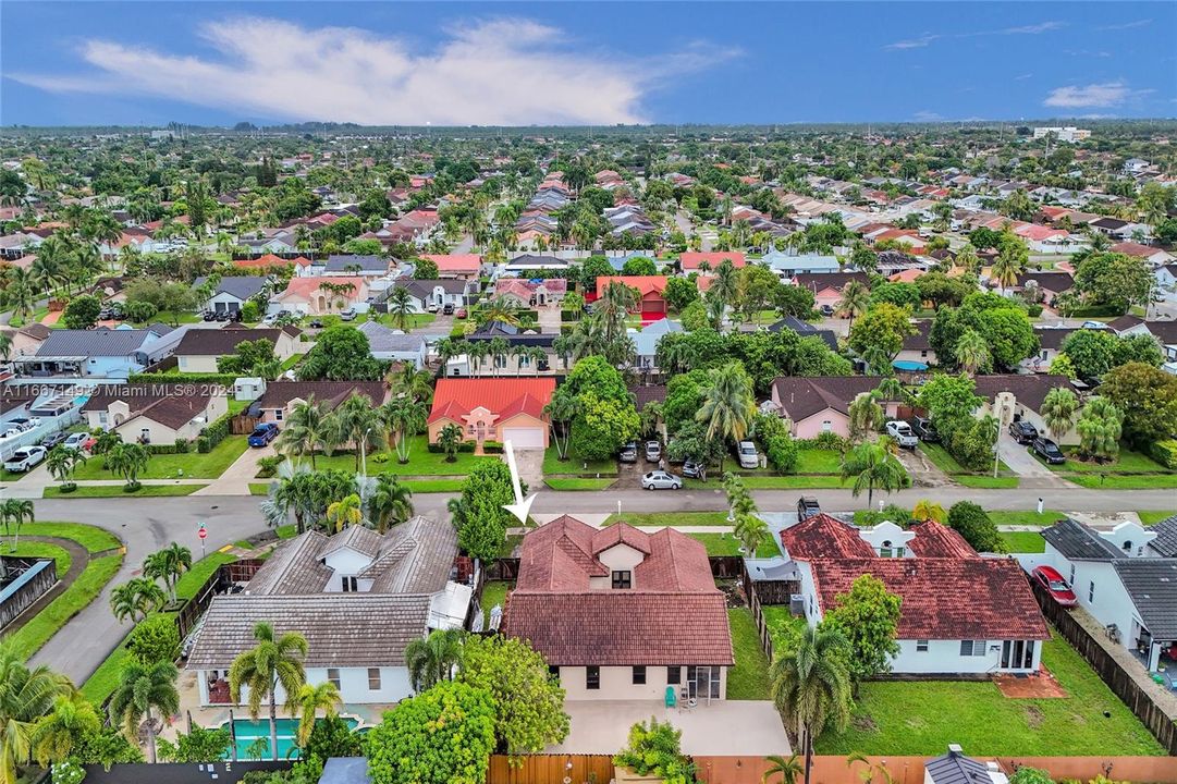 For Sale: $749,000 (4 beds, 2 baths, 2046 Square Feet)