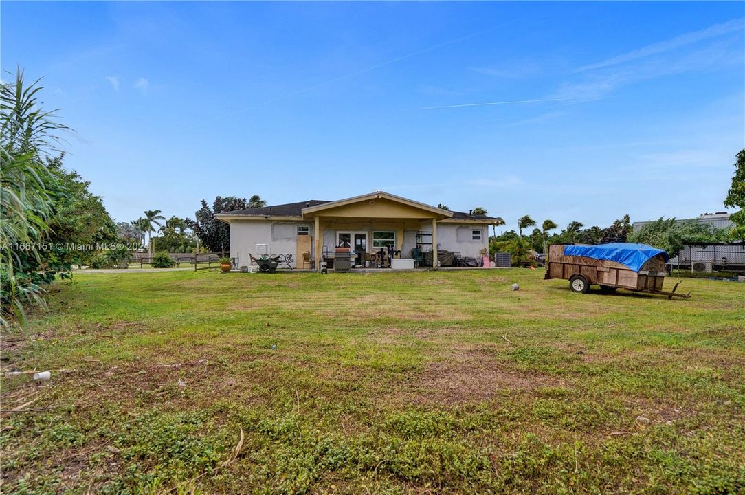 For Sale: $2,850,000 (3 beds, 2 baths, 1668 Square Feet)