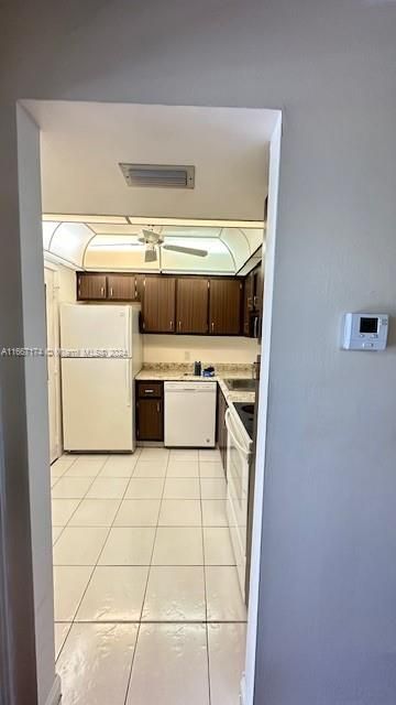 For Rent: $2,200 (2 beds, 2 baths, 994 Square Feet)