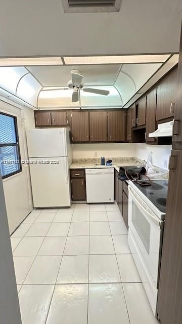 For Rent: $2,200 (2 beds, 2 baths, 994 Square Feet)