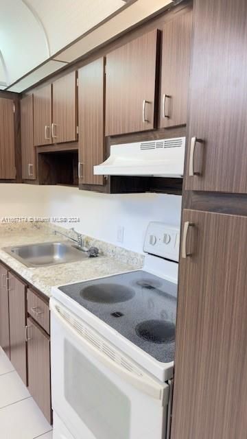 For Rent: $2,200 (2 beds, 2 baths, 994 Square Feet)