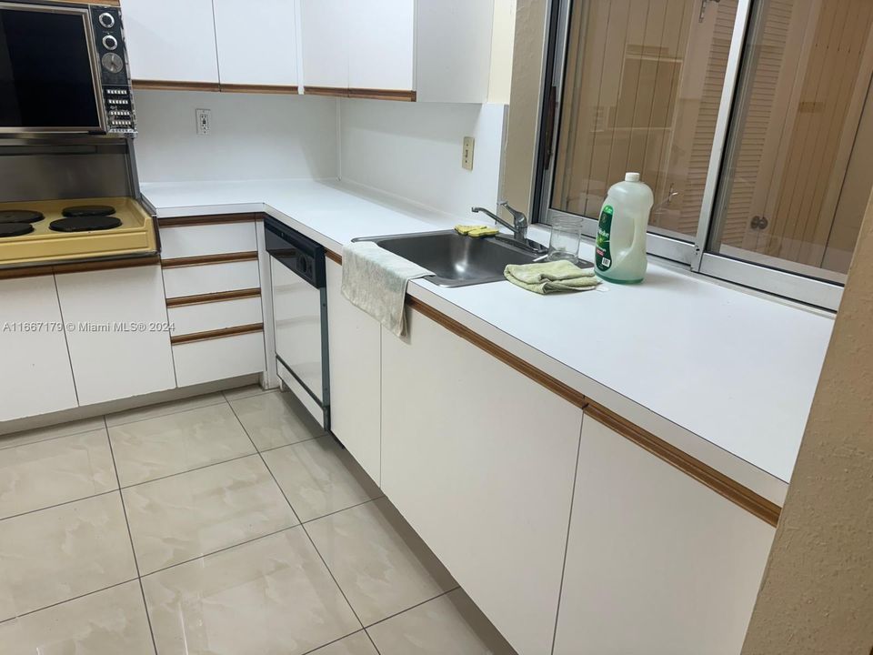 En Venta: $215,000 (1 camas, 1 baños, 935 Pies cuadrados)