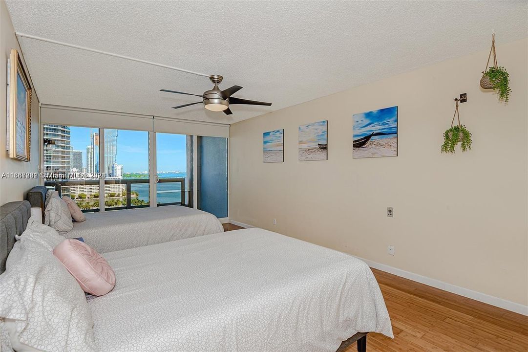 For Sale: $475,000 (1 beds, 1 baths, 1148 Square Feet)