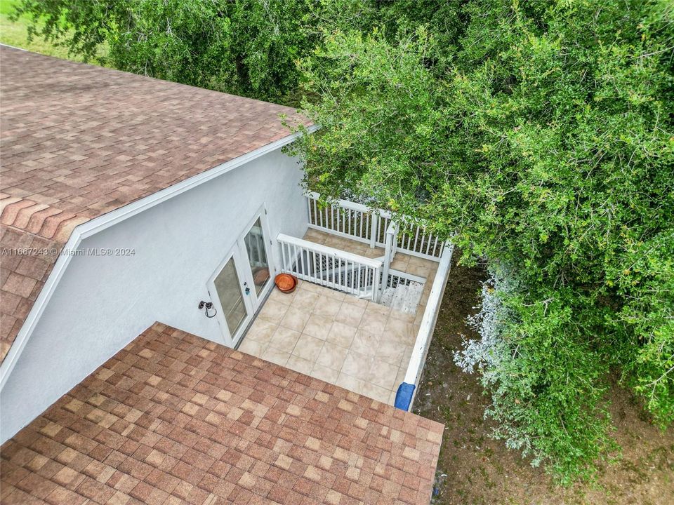 PORCH TO BACK YARD