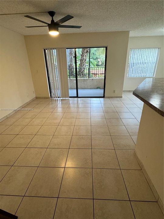 For Rent: $1,750 (1 beds, 1 baths, 754 Square Feet)