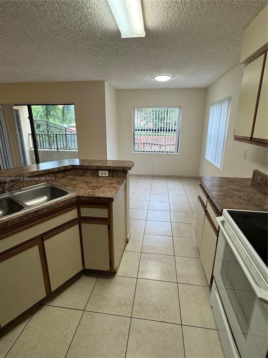 For Rent: $1,750 (1 beds, 1 baths, 754 Square Feet)