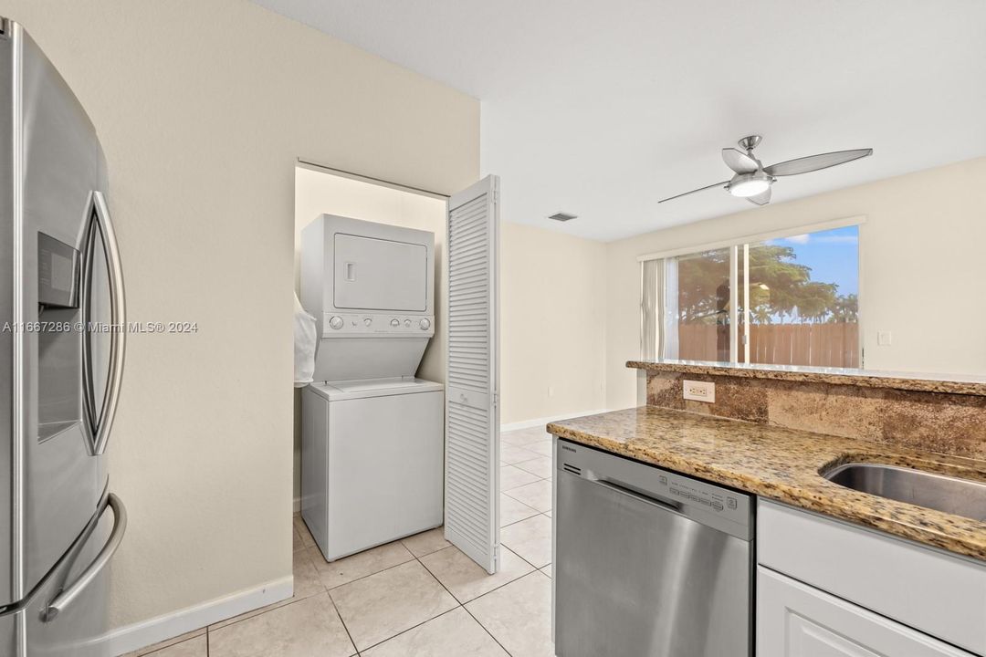 For Sale: $348,000 (3 beds, 2 baths, 1523 Square Feet)