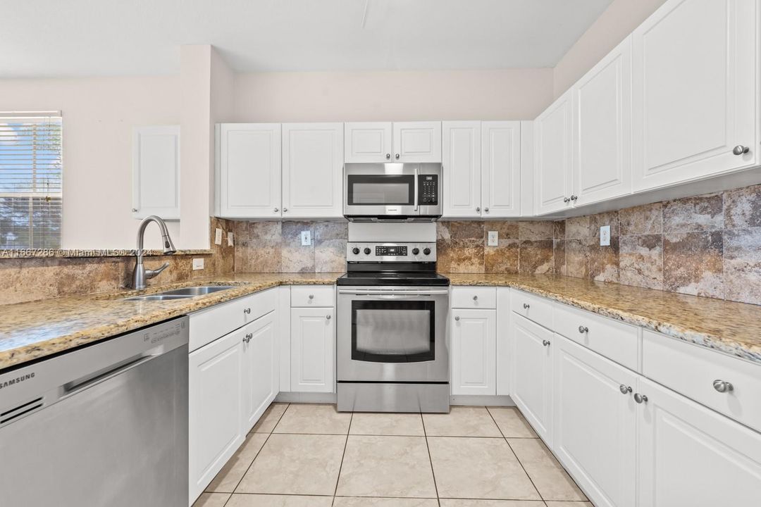 For Sale: $348,000 (3 beds, 2 baths, 1523 Square Feet)