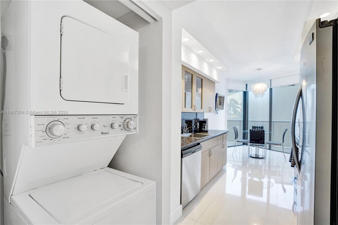 For Sale: $469,500 (2 beds, 2 baths, 1470 Square Feet)