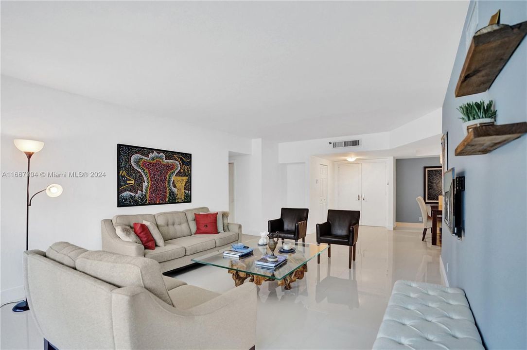 For Sale: $469,500 (2 beds, 2 baths, 1470 Square Feet)