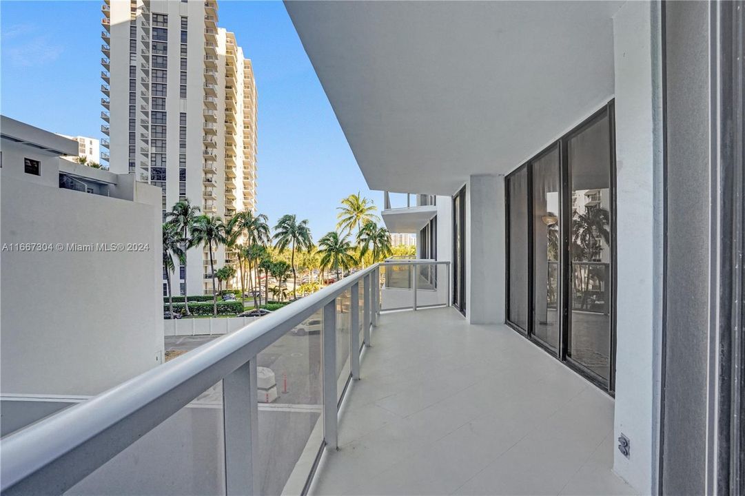 For Sale: $469,500 (2 beds, 2 baths, 1470 Square Feet)