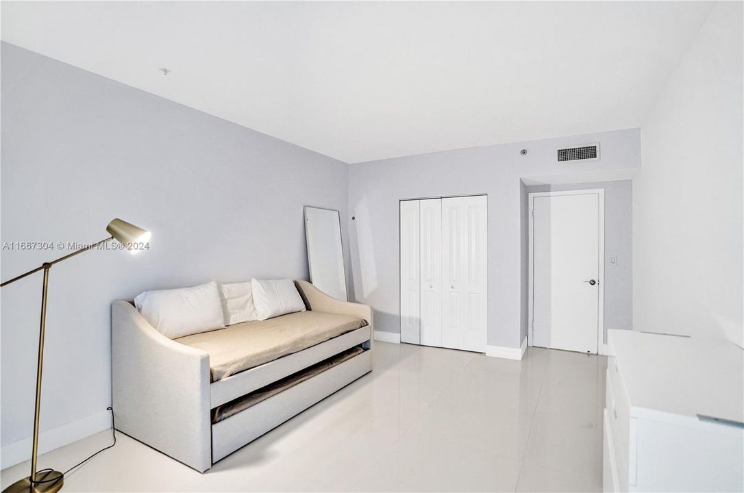 For Sale: $469,500 (2 beds, 2 baths, 1470 Square Feet)