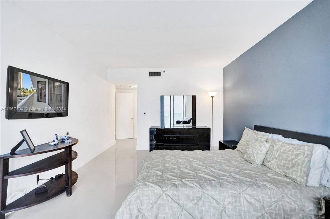 For Sale: $469,500 (2 beds, 2 baths, 1470 Square Feet)