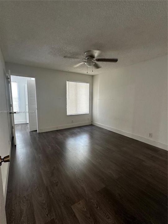 For Rent: $1,750 (1 beds, 1 baths, 712 Square Feet)