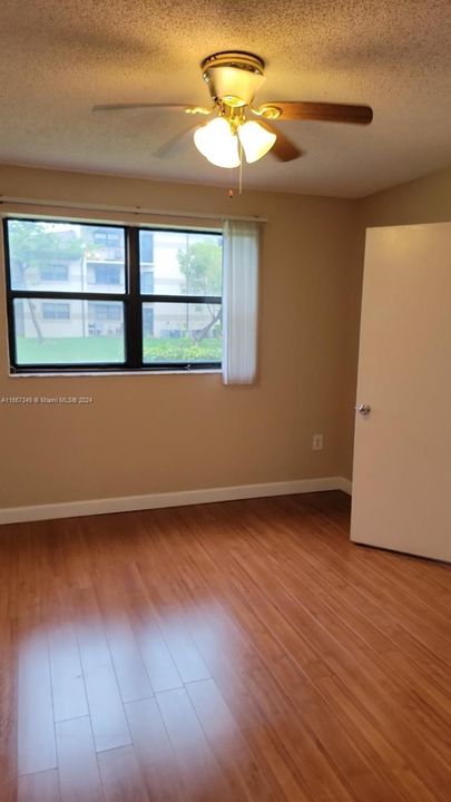 For Rent: $2,350 (2 beds, 2 baths, 986 Square Feet)