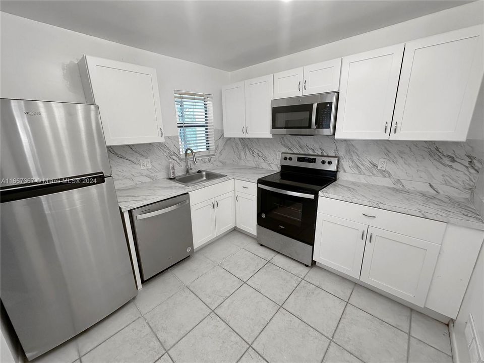 For Rent: $2,700 (3 beds, 2 baths, 1093 Square Feet)