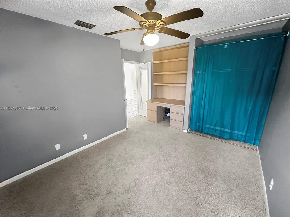 For Rent: $2,700 (3 beds, 2 baths, 1093 Square Feet)