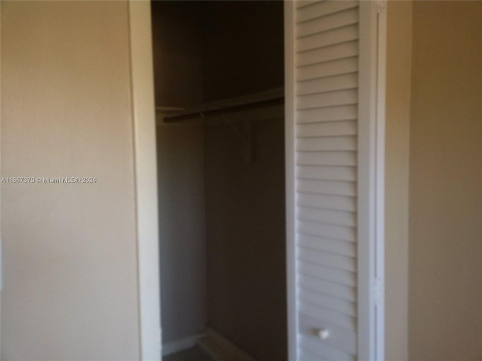 For Sale: $173,500 (1 beds, 1 baths, 690 Square Feet)