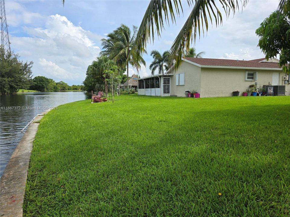 For Sale: $460,000 (2 beds, 2 baths, 1654 Square Feet)