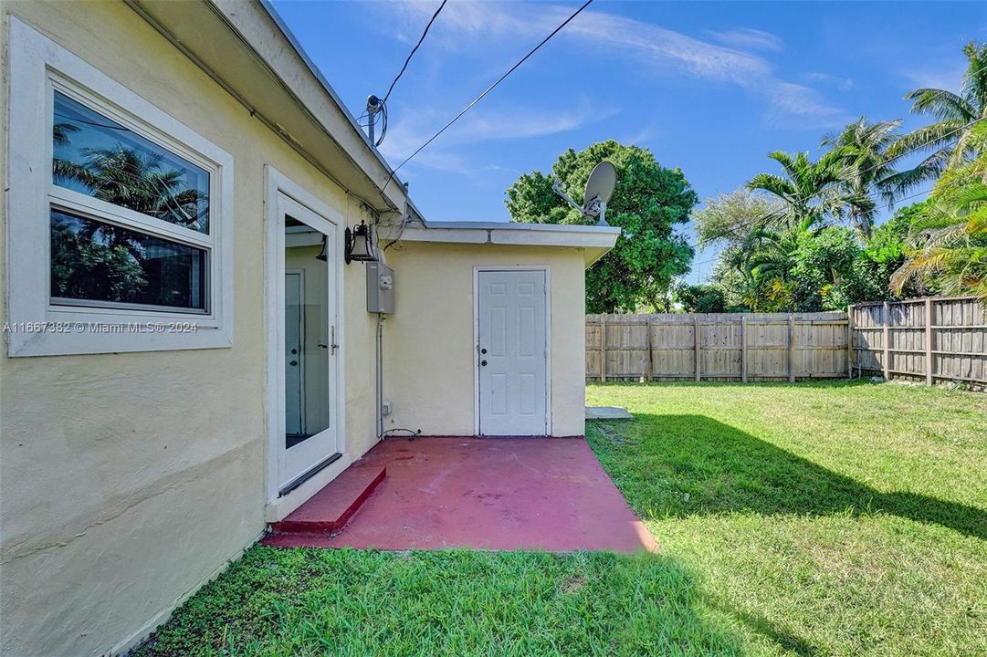 For Sale: $565,000 (3 beds, 2 baths, 1352 Square Feet)