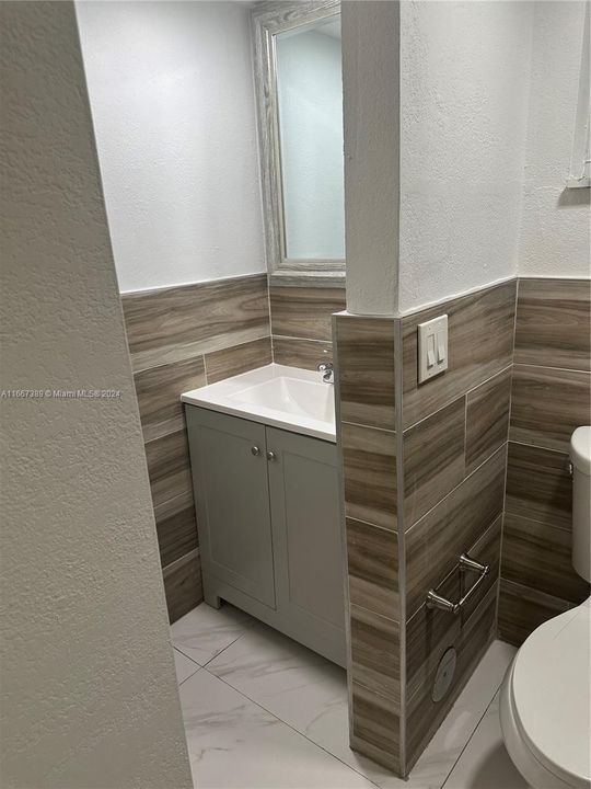 PRINCIPAL BATHROOM