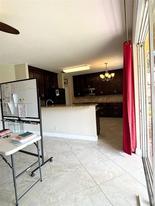 For Rent: $4,550 (4 beds, 2 baths, 2556 Square Feet)