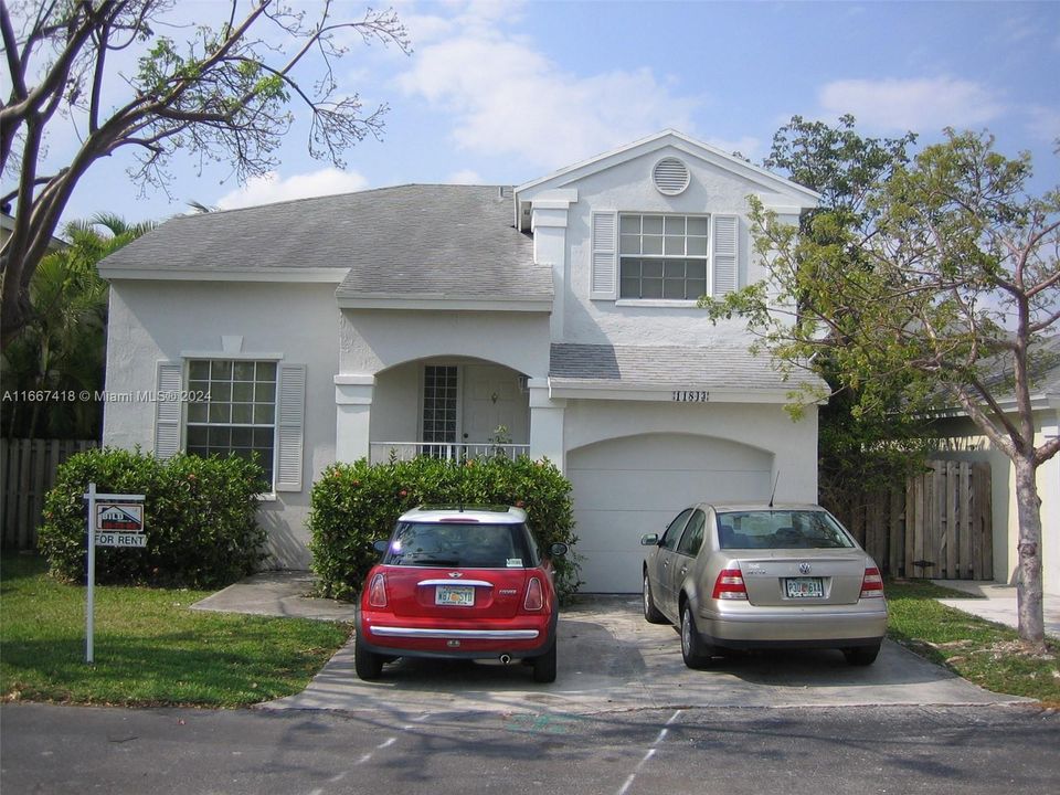 Active With Contract: $3,400 (3 beds, 2 baths, 1622 Square Feet)