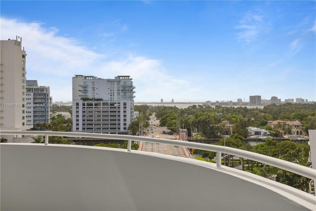 For Sale: $999,000 (2 beds, 2 baths, 1440 Square Feet)