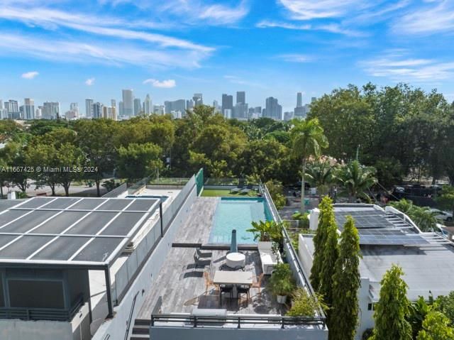 For Sale: $1,950,000 (4 beds, 4 baths, 3040 Square Feet)