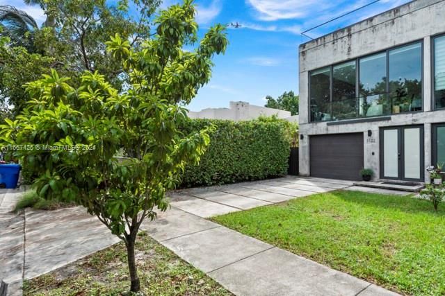 En Venta: $1,950,000 (4 camas, 4 baños, 3040 Pies cuadrados)