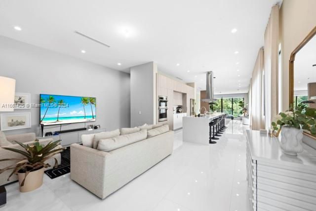 For Sale: $1,950,000 (4 beds, 4 baths, 3040 Square Feet)