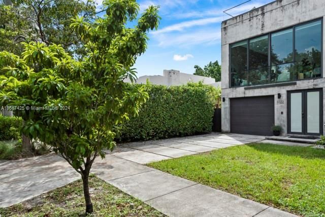 En Venta: $1,950,000 (4 camas, 4 baños, 3040 Pies cuadrados)