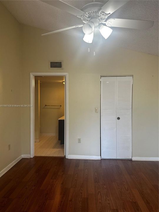 For Rent: $1,750 (1 beds, 1 baths, 632 Square Feet)