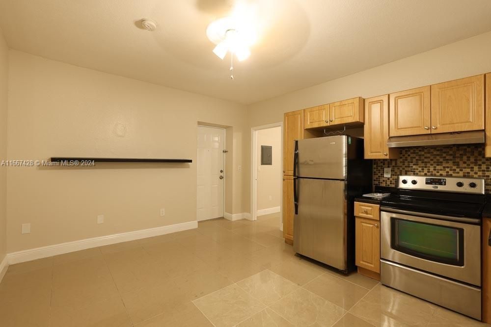 For Sale: $163,495 (1 beds, 1 baths, 465 Square Feet)