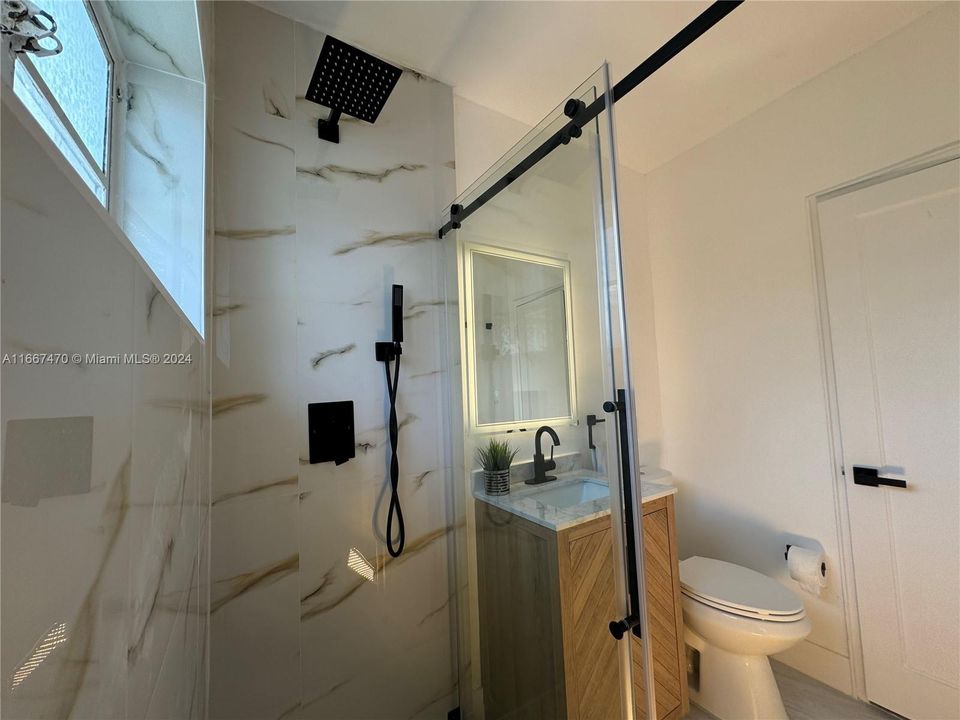 Recently Rented: $2,100 (1 beds, 1 baths, 577 Square Feet)