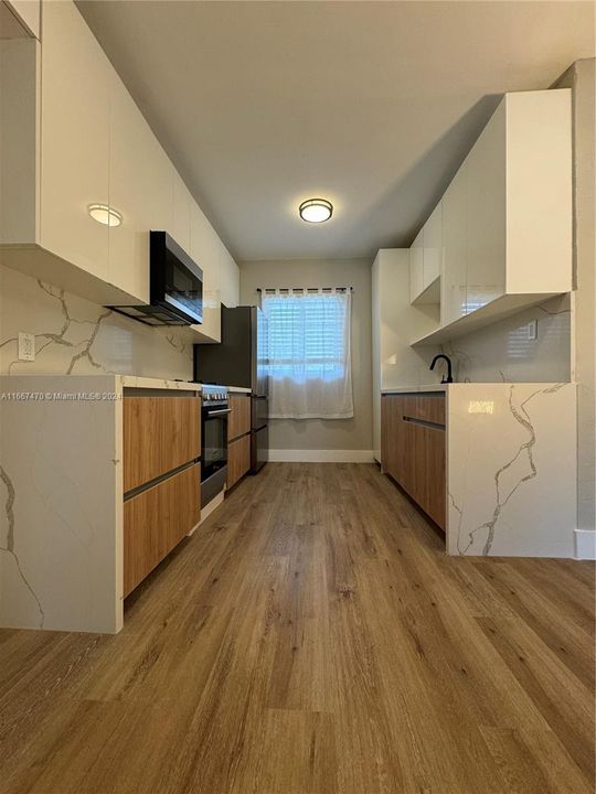 Recently Rented: $2,100 (1 beds, 1 baths, 577 Square Feet)