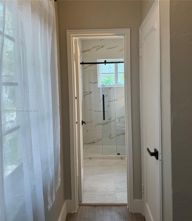 Recently Rented: $2,100 (1 beds, 1 baths, 577 Square Feet)