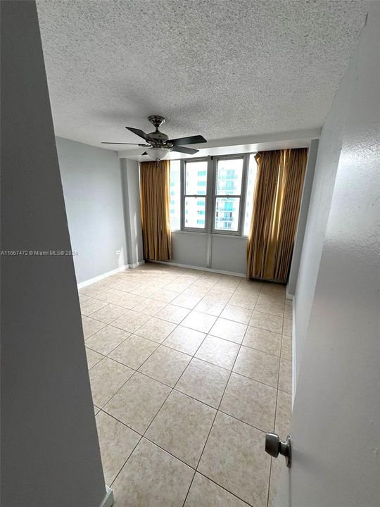 For Rent: $2,625 (2 beds, 2 baths, 1023 Square Feet)