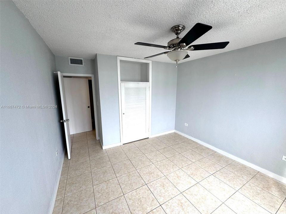 For Rent: $2,625 (2 beds, 2 baths, 1023 Square Feet)