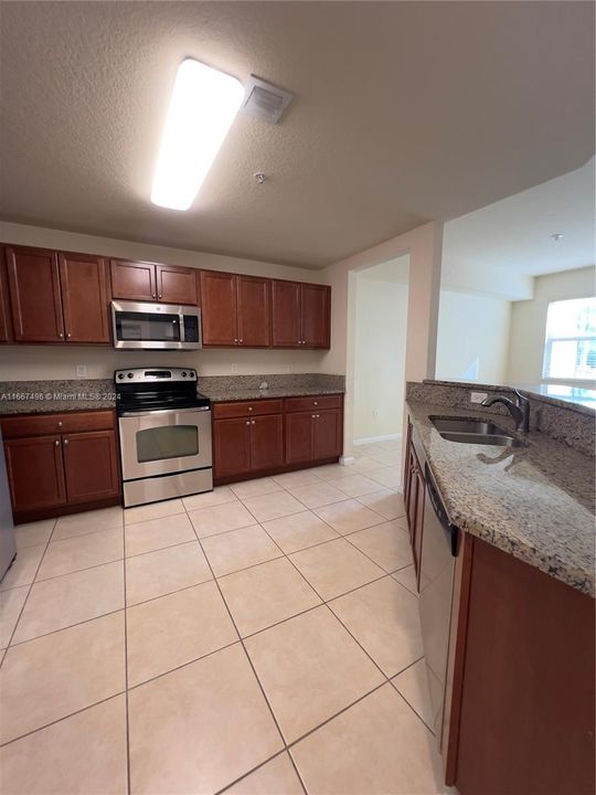 For Rent: $2,550 (2 beds, 2 baths, 1088 Square Feet)