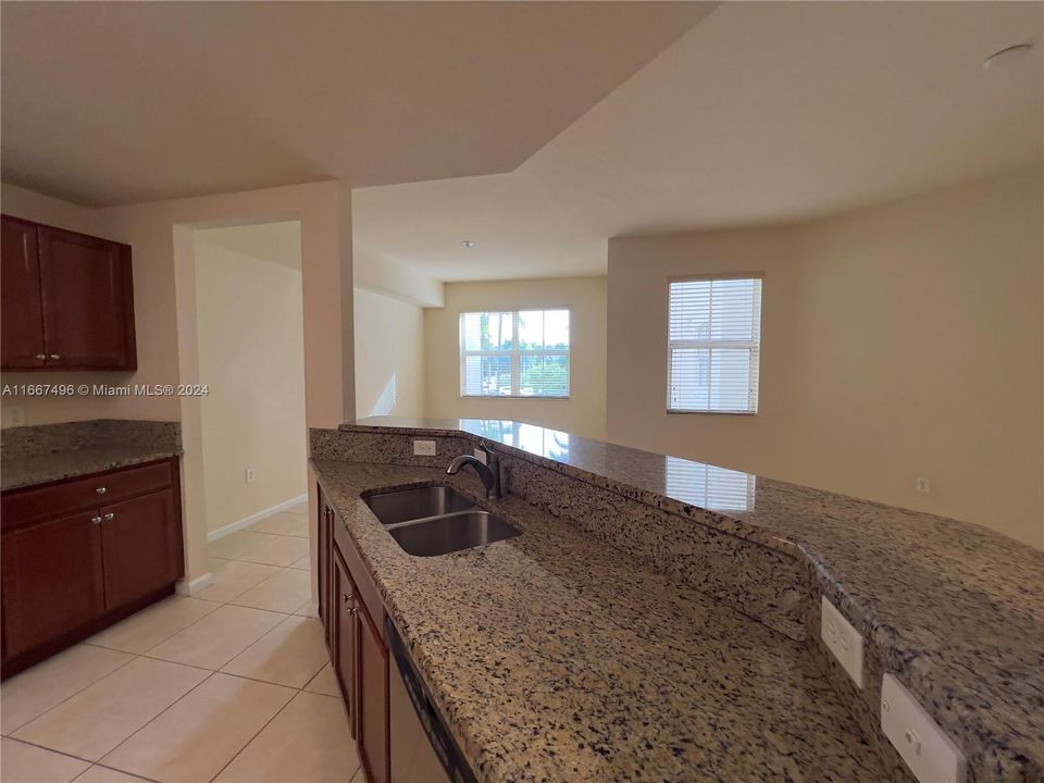 For Rent: $2,550 (2 beds, 2 baths, 1088 Square Feet)