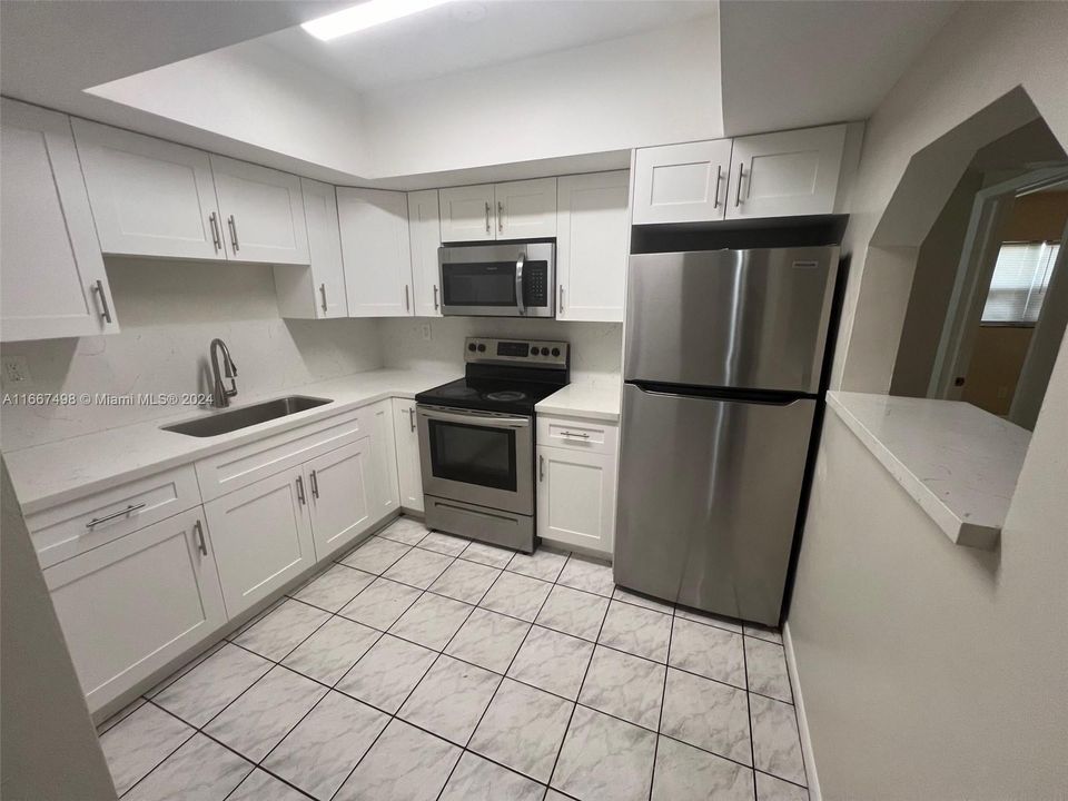 For Rent: $2,350 (2 beds, 1 baths, 1088 Square Feet)