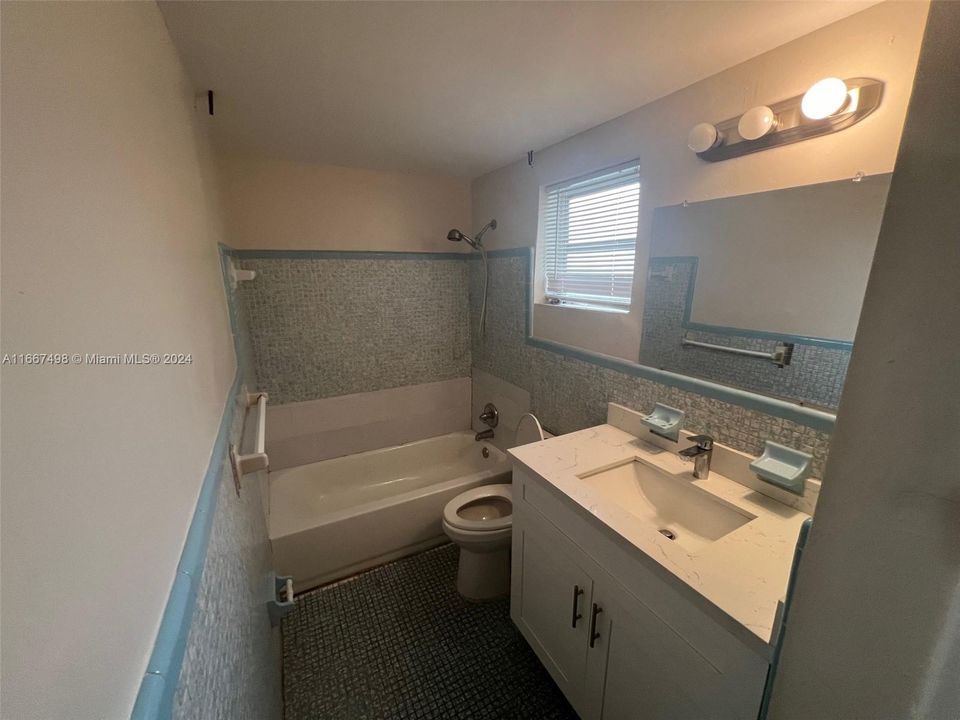 For Rent: $2,350 (2 beds, 1 baths, 1088 Square Feet)