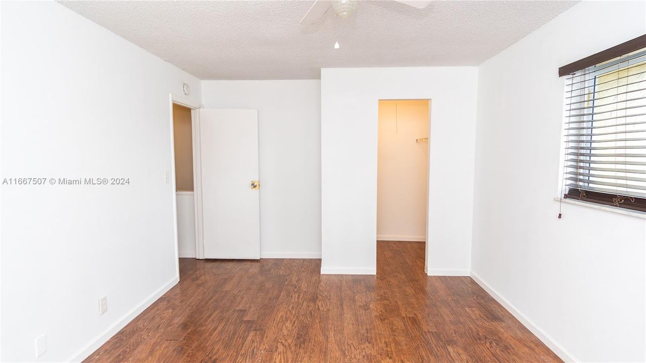 For Rent: $2,500 (3 beds, 2 baths, 1298 Square Feet)