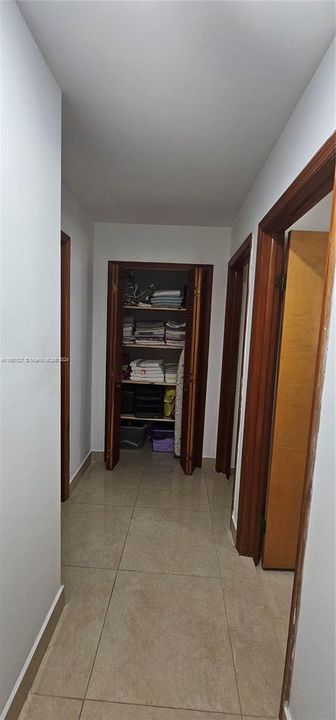 En Venta: $890,000 (4 camas, 3 baños, 2612 Pies cuadrados)