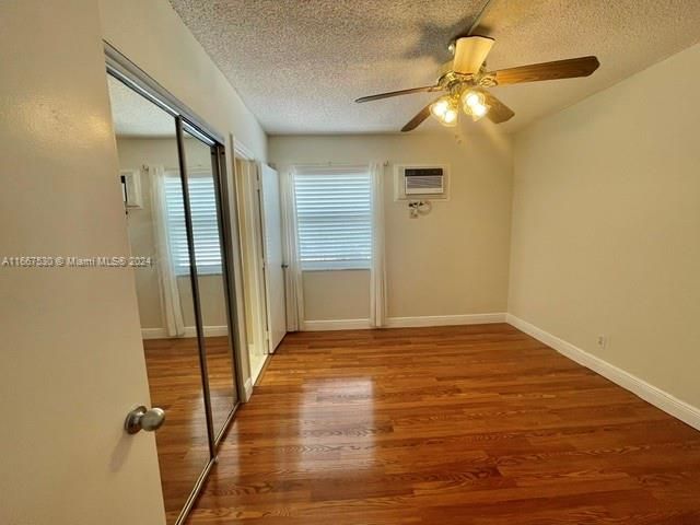 For Rent: $2,350 (2 beds, 1 baths, 850 Square Feet)