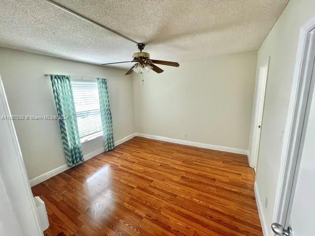 For Rent: $2,350 (2 beds, 1 baths, 850 Square Feet)