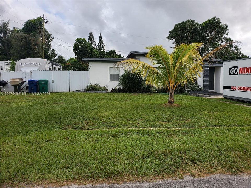 For Sale: $550,000 (3 beds, 2 baths, 1226 Square Feet)